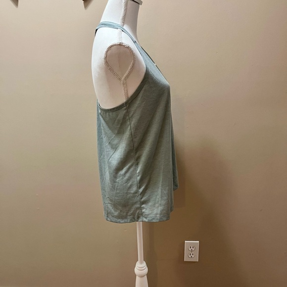 Women’s Nike Dri-FIT Elastika Training Tank Top Size Medium - Picture 4 of 9